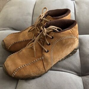 Teva suede chukka Boots Men’s size 8